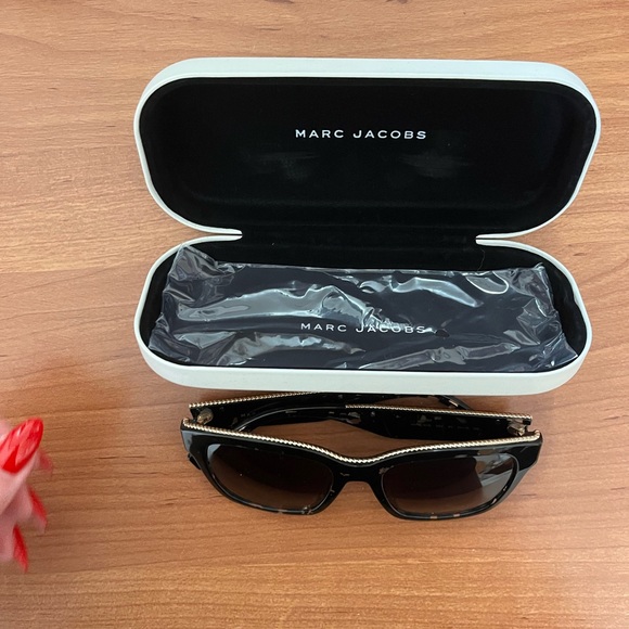 Marc Jacobs Sunglasses - Picture 7 of 7